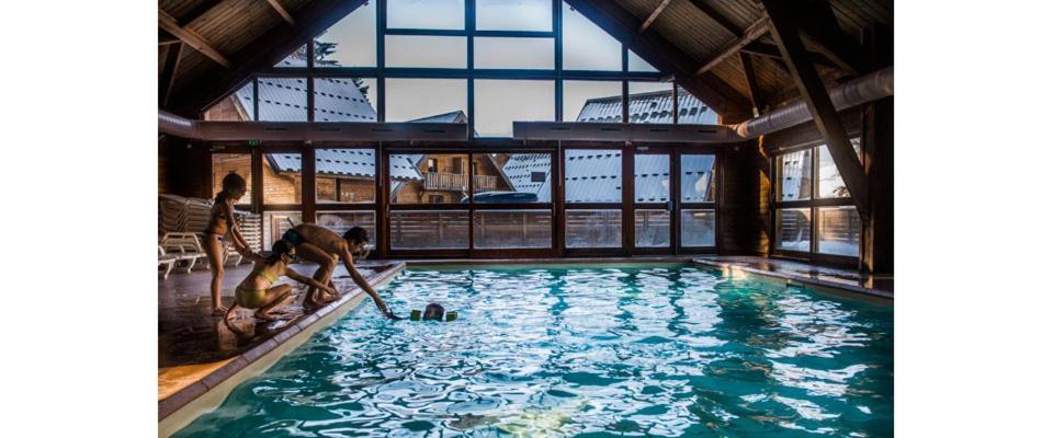 Petit 5 Pers Piscine Sauna 2